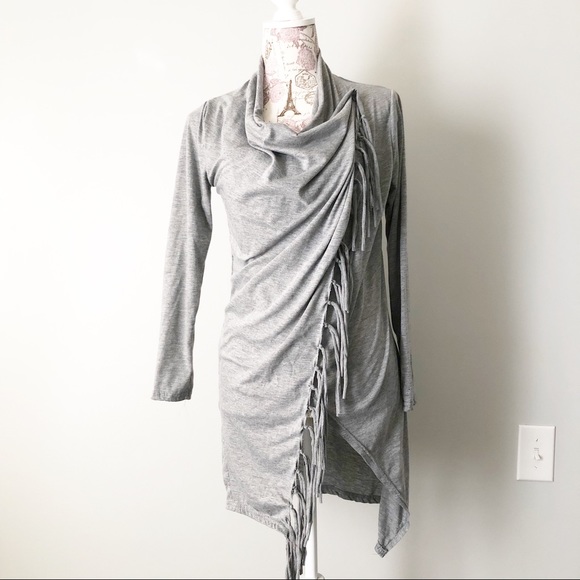 Tops - Gray long sleeve fringe top